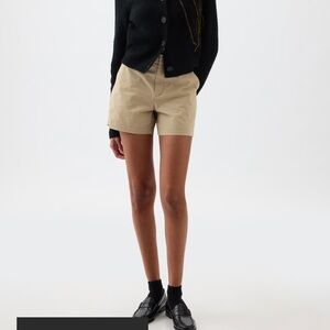 GAP Classic Khaki Tan Women's Shorts 5” Seam Front Slant Pockets